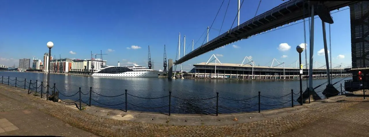 Oxygen Apartment With Balcony And Thames River View Near Excel - Royal Victoria Londra Birleşik Krallık