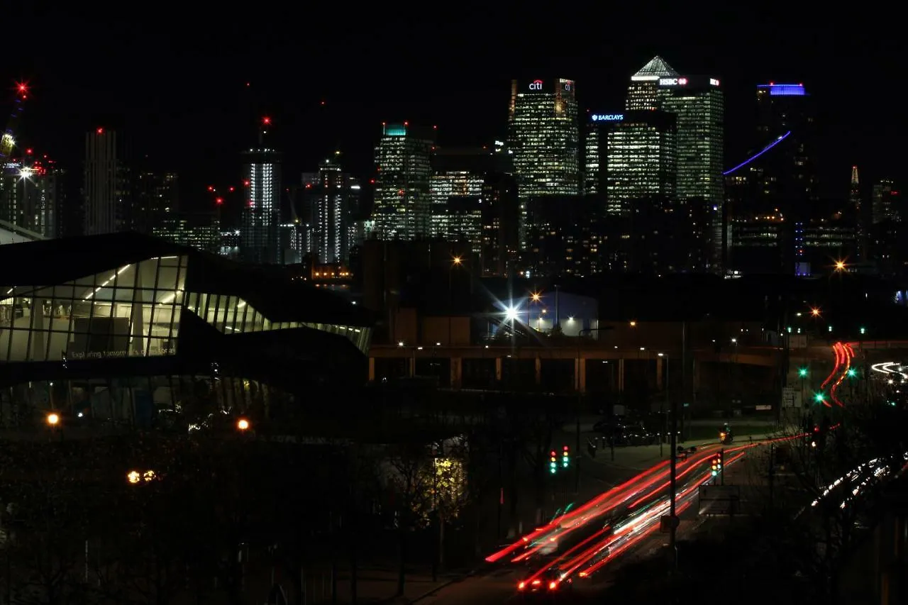 Oxygen Apartment With Balcony And Thames River View Near Excel - Royal Victoria London